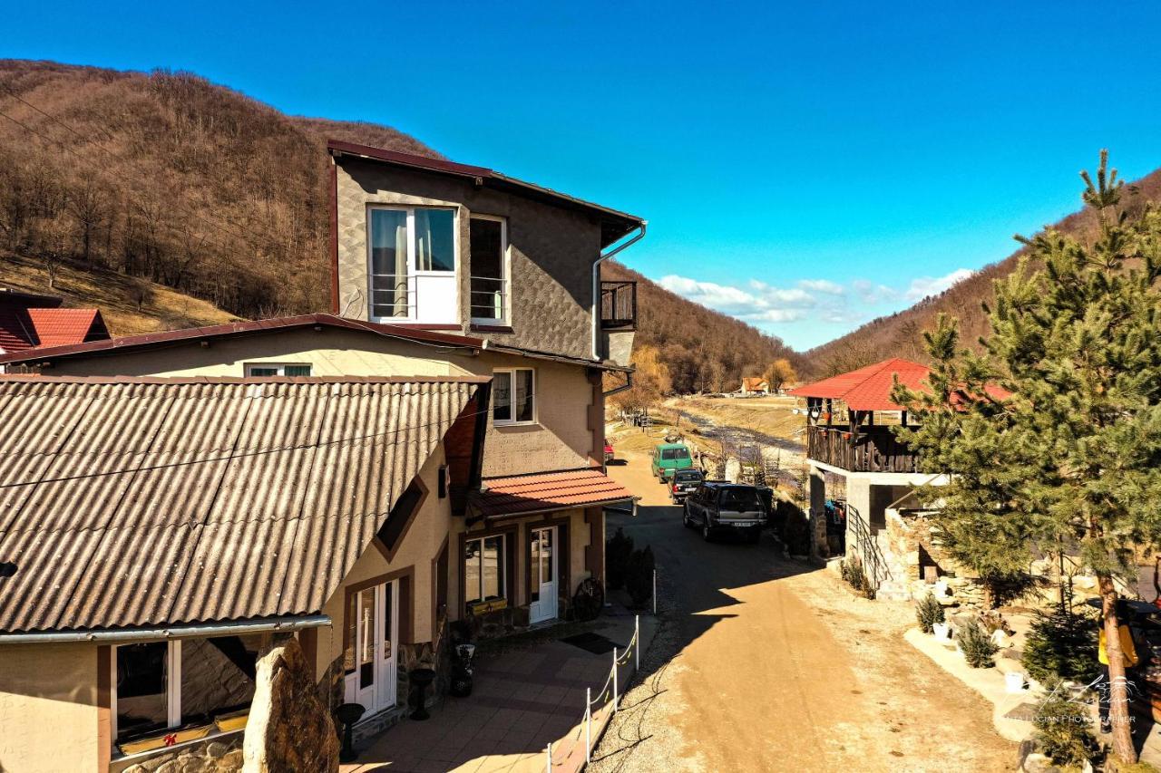 Villa Casa Micutu Si Lya Strungari Exterior foto