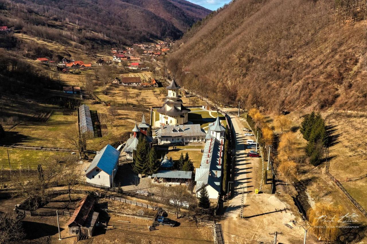 Villa Casa Micutu Si Lya Strungari Exterior foto